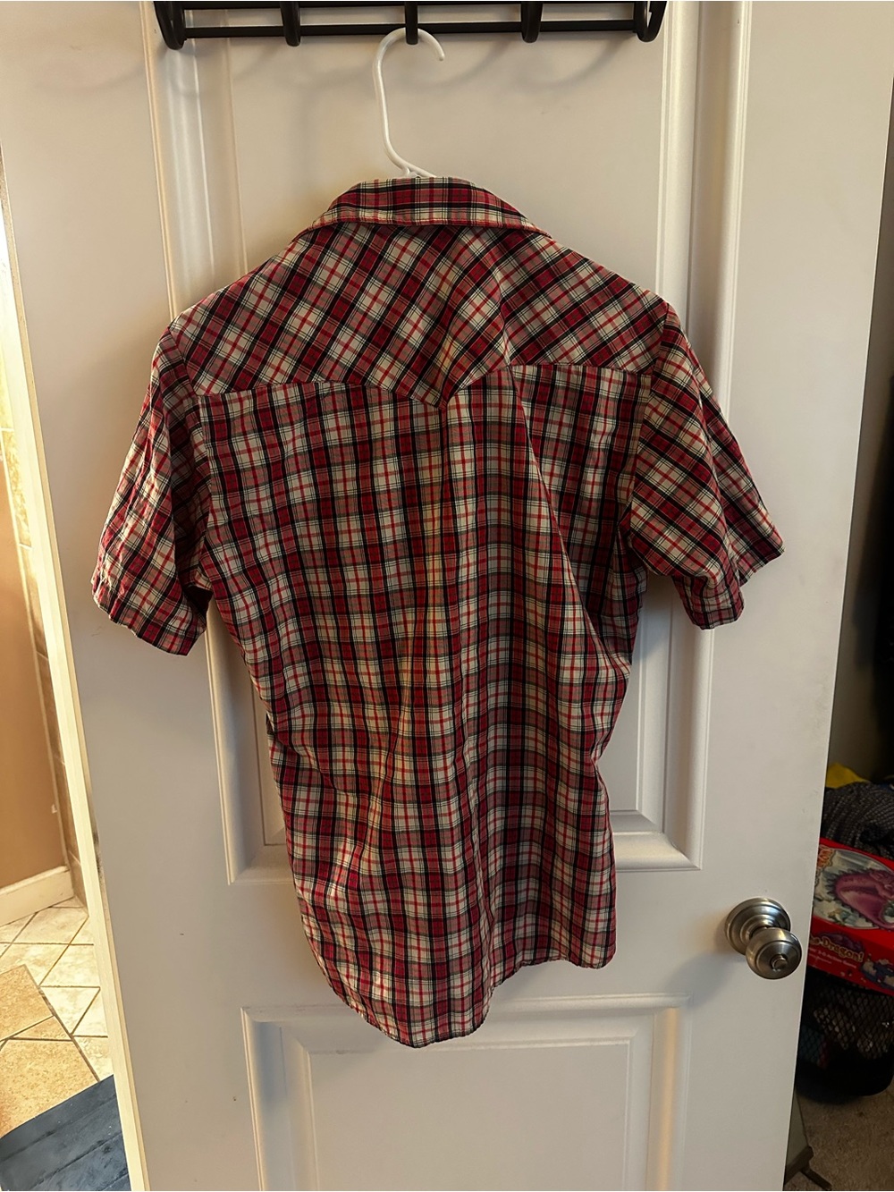 Vintage Wrangler Men’s Red Plaid Short-Sleeve Pearl Button Western Shirt - Picture 13 of 16